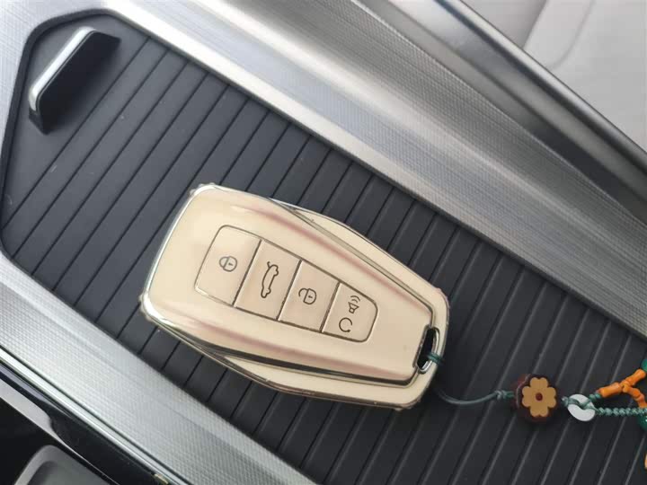 Фото 9 - Geely Preface