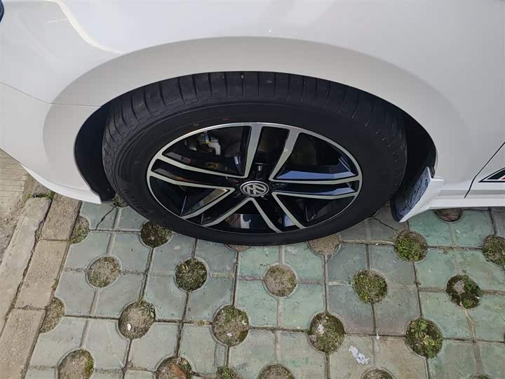 Фото 23 - Volkswagen Lamando L