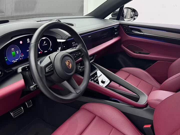 Фото 8 - Porsche Macan EV