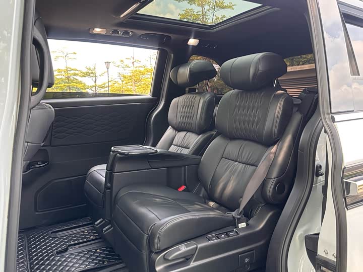 Фото 12 - Honda Elysion