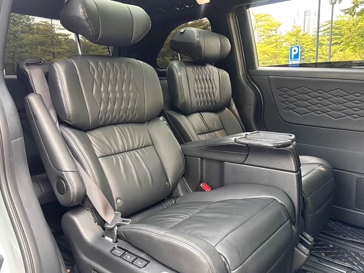 Фото 15 - Honda Elysion