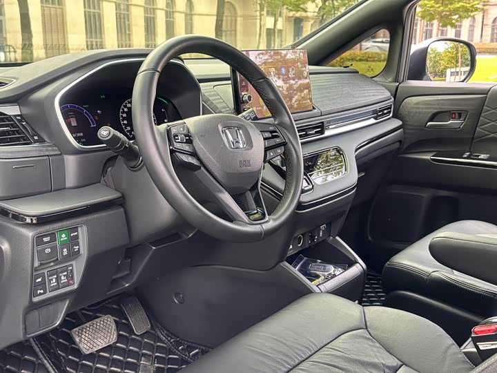 Фото 16 - Honda Elysion