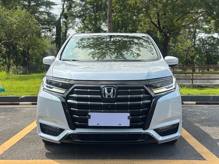 Фото 2 - Honda Elysion