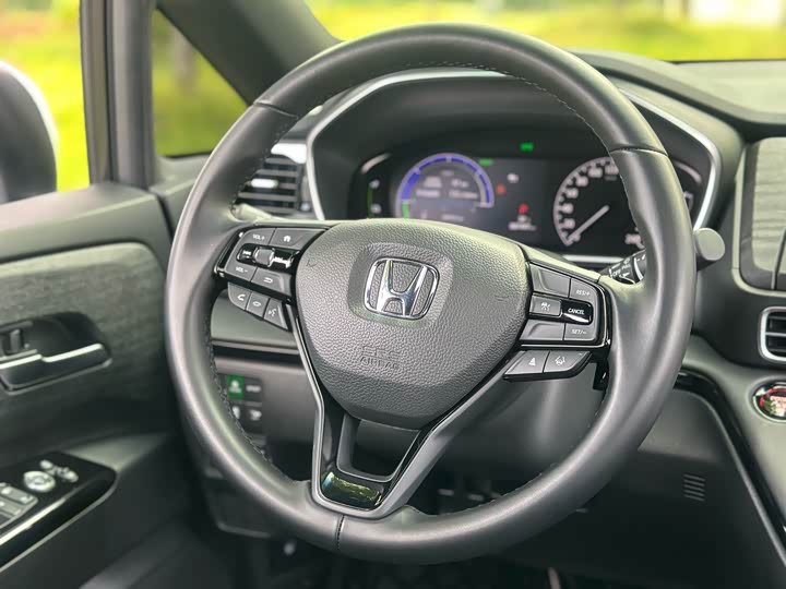 Фото 21 - Honda Elysion