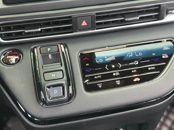 Фото 22 - Honda Elysion