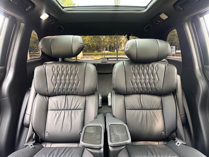 Фото 23 - Honda Elysion