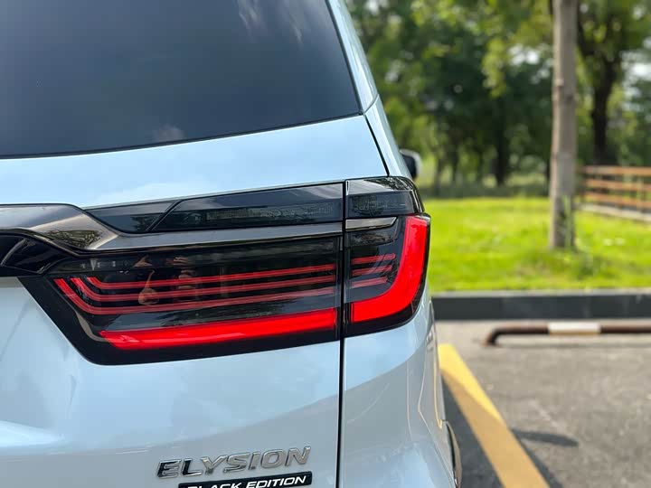 Фото 9 - Honda Elysion