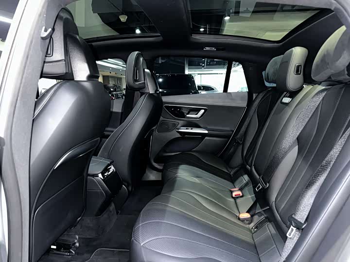 Фото 15 - Mercedes-Benz EQE