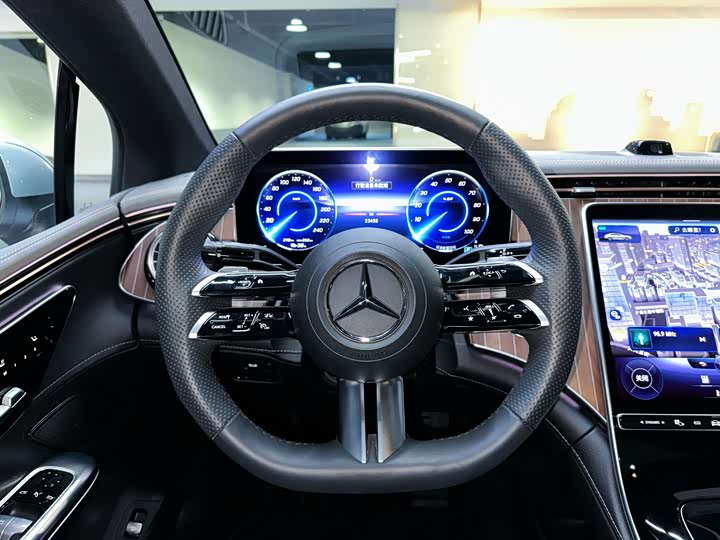 Фото 17 - Mercedes-Benz EQE