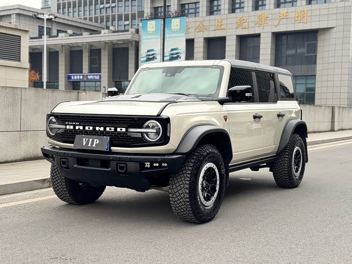 Фото 1 - Ford Bronco