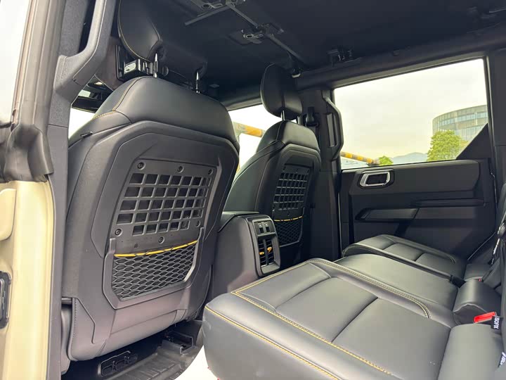 Фото 10 - Ford Bronco