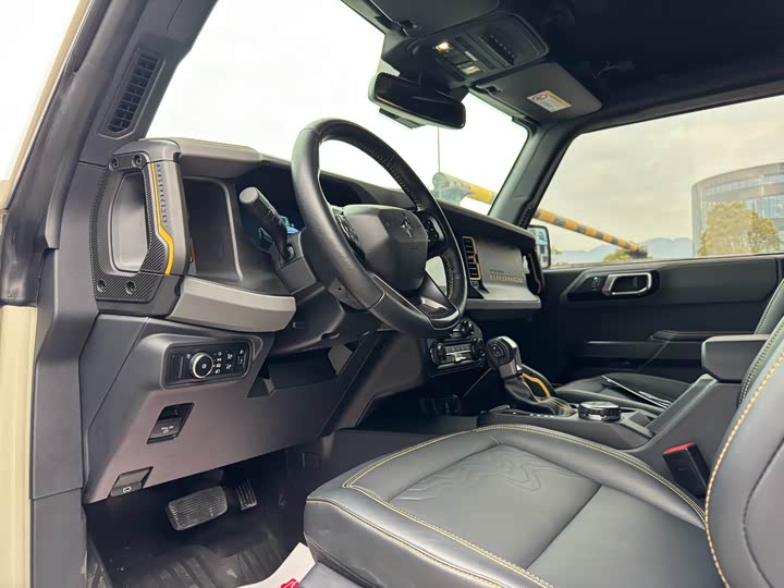 Фото 11 - Ford Bronco