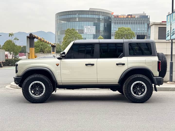 Фото 3 - Ford Bronco