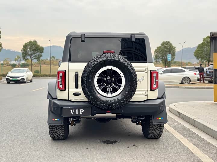 Фото 5 - Ford Bronco