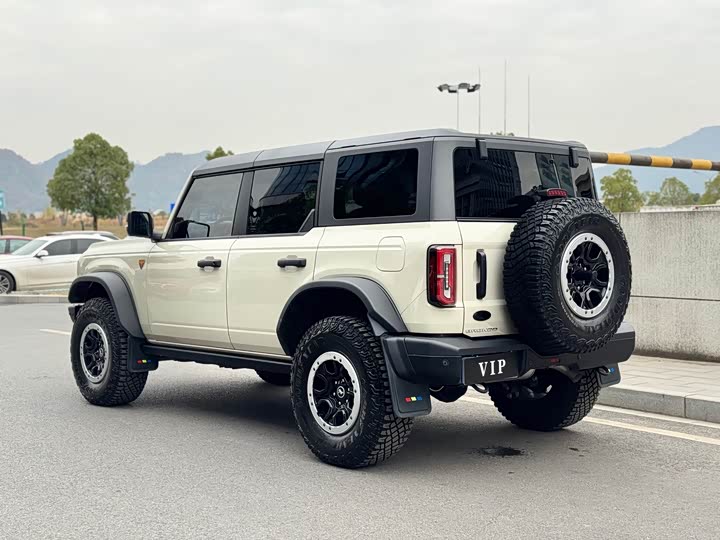 Фото 6 - Ford Bronco