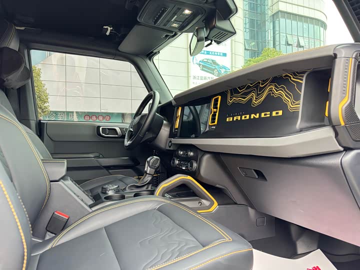 Фото 8 - Ford Bronco