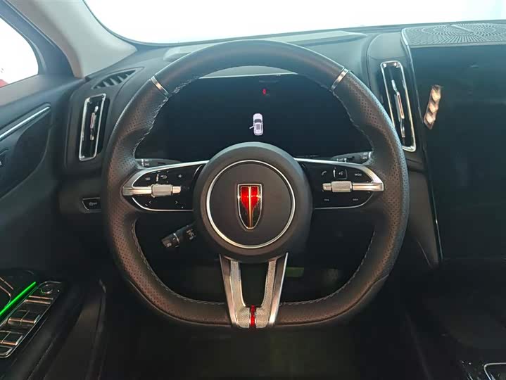 Фото 15 - Hongqi HS3