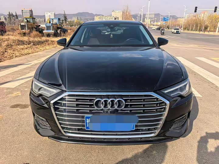 Фото 5 - Audi A6L