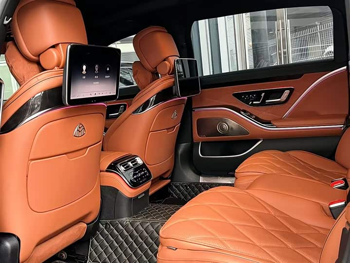 Фото 10 - Mercedes-Benz Maybach S-Class