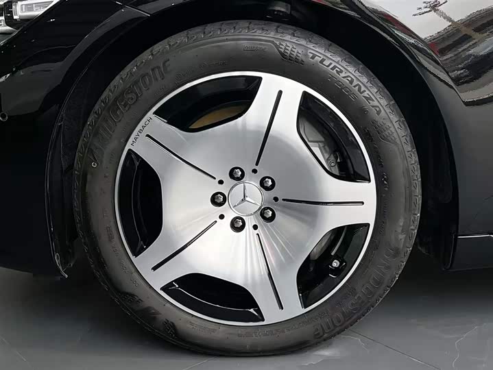 Фото 4 - Mercedes-Benz Maybach S-Class