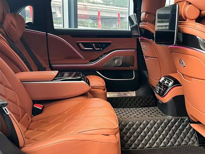 Фото 9 - Mercedes-Benz Maybach S-Class