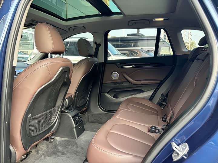 Фото 12 - BMW X1