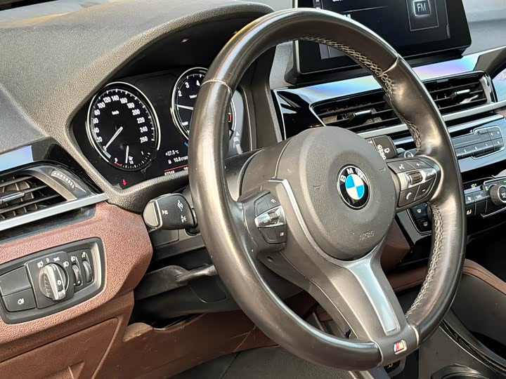 Фото 22 - BMW X1