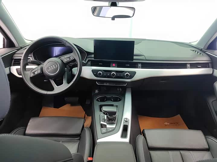 Фото 12 - Audi A4L