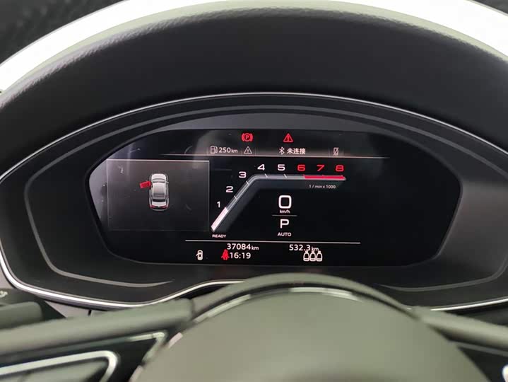 Фото 14 - Audi A4L