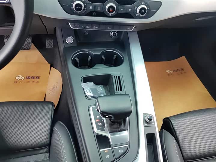 Фото 16 - Audi A4L