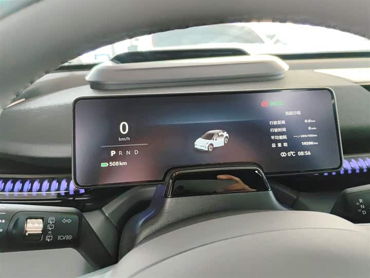 Фото 12 - Zeekr X