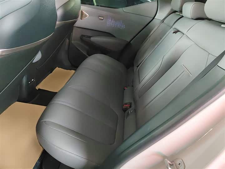 Фото 17 - Zeekr X