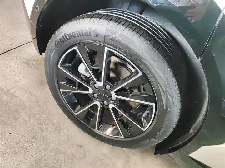 Фото 26 - Zeekr X