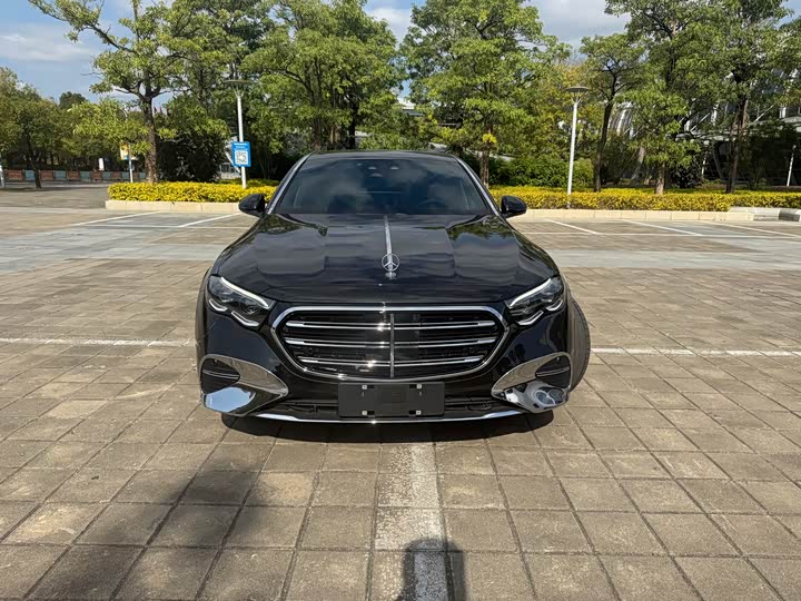 Фото 2 - Mercedes-Benz E-Class