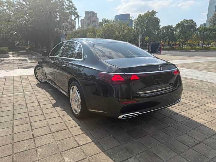 Фото 7 - Mercedes-Benz E-Class