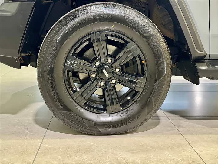 Фото 9 - Tank 300