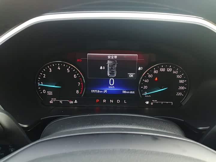 Фото 12 - Ford Escape