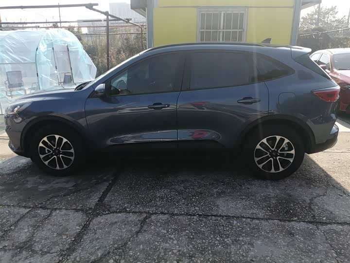 Фото 5 - Ford Escape