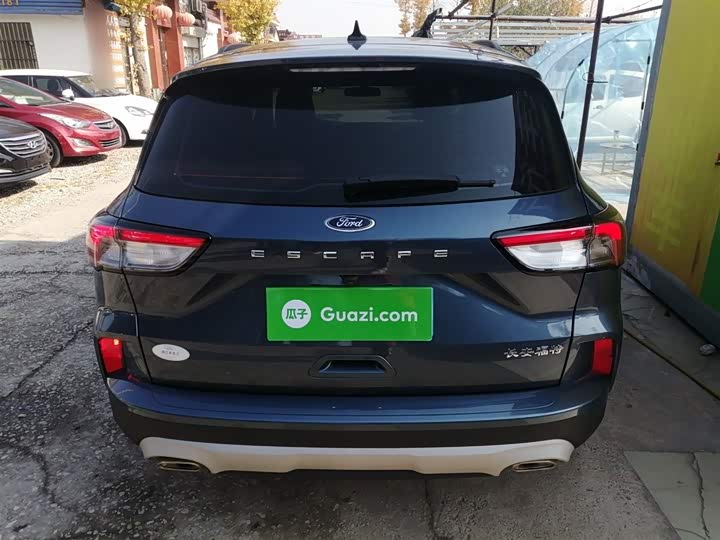 Фото 6 - Ford Escape