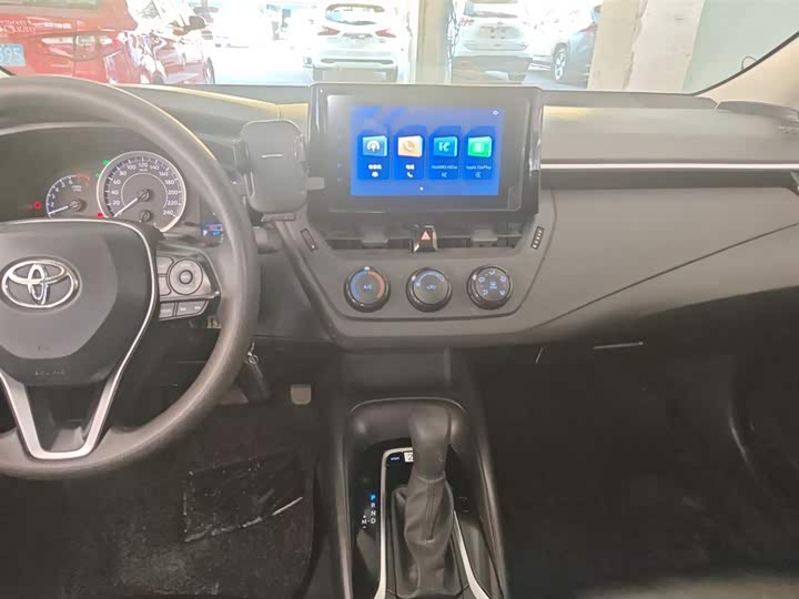 Фото 13 - Toyota Corolla