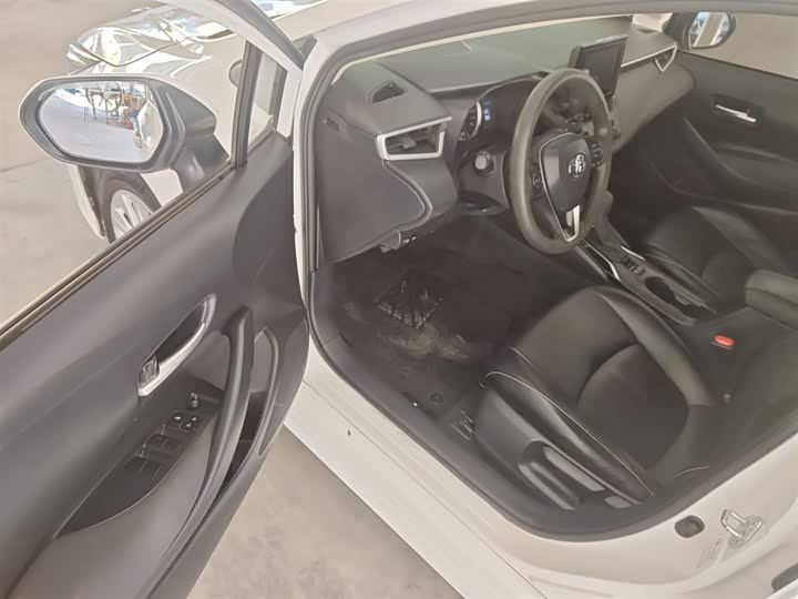 Фото 16 - Toyota Corolla