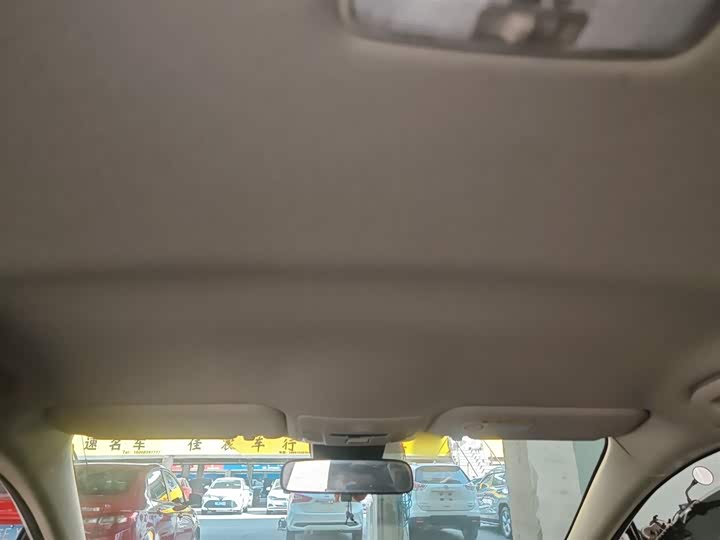 Фото 18 - Toyota Corolla