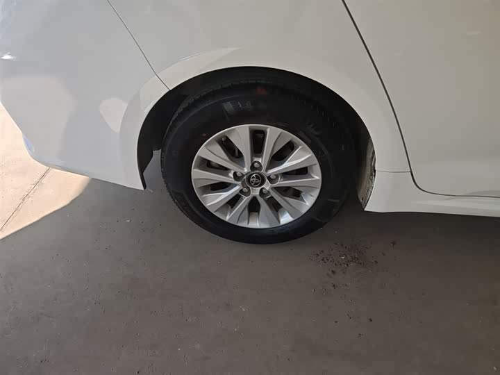 Фото 26 - Toyota Corolla