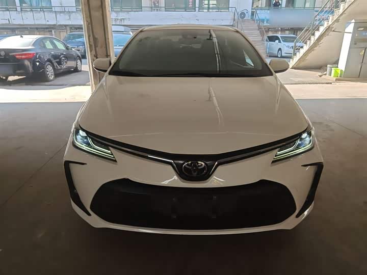 Фото 3 - Toyota Corolla