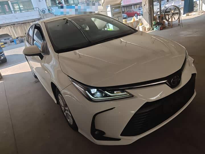 Фото 4 - Toyota Corolla