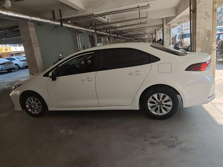 Фото 5 - Toyota Corolla