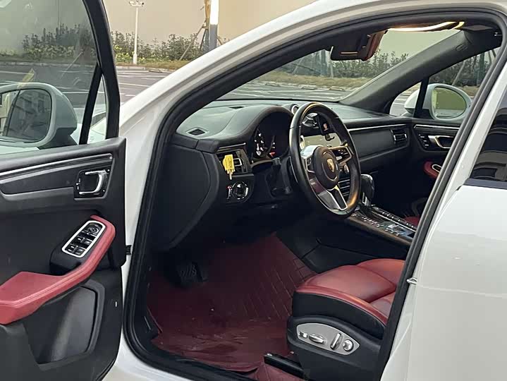 Фото 8 - Porsche Macan