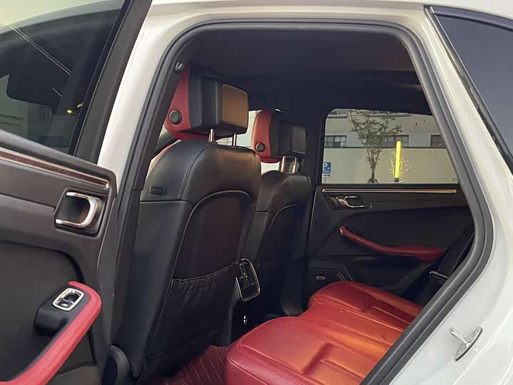 Фото 9 - Porsche Macan