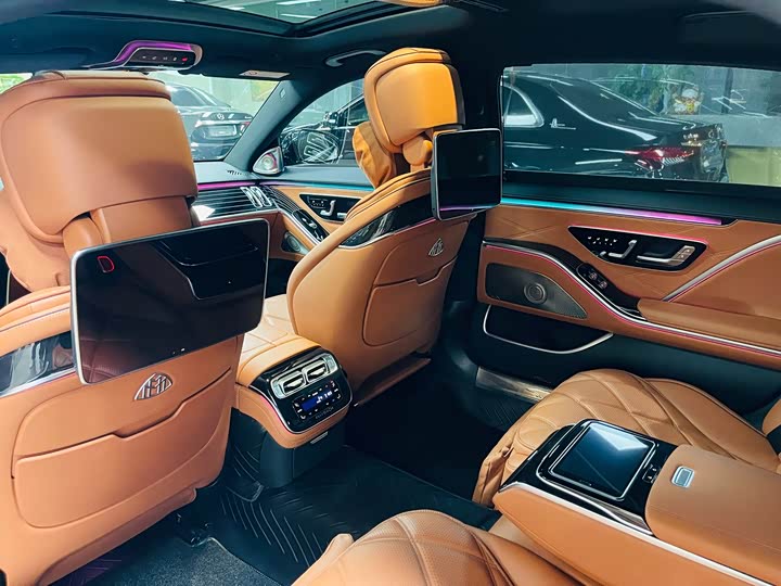 Фото 9 - Mercedes-Benz Maybach S-Class