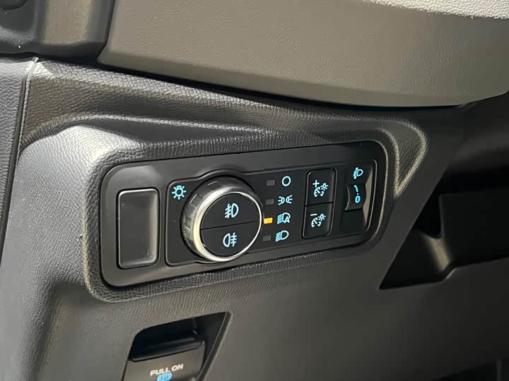 Фото 20 - Ford Bronco